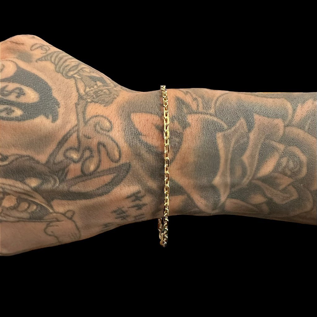 PULSEIRA CARTIER CADEADO 2,5MM - BANHADO A OURO 18K - Imagem 2