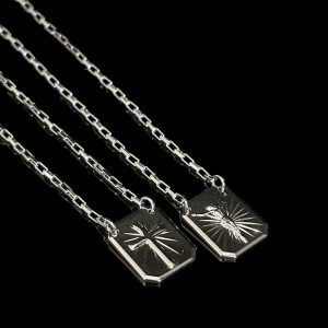 ESCAPULARIO - MEDALHA CRUZ E CRISTO - 70 CM - BANHADO A OURO BRANCO