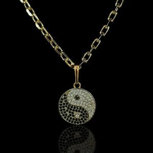PINGENTE YIN YANG - CRAVEJADO ZIRCONIA - BANHADO A OURO 18K