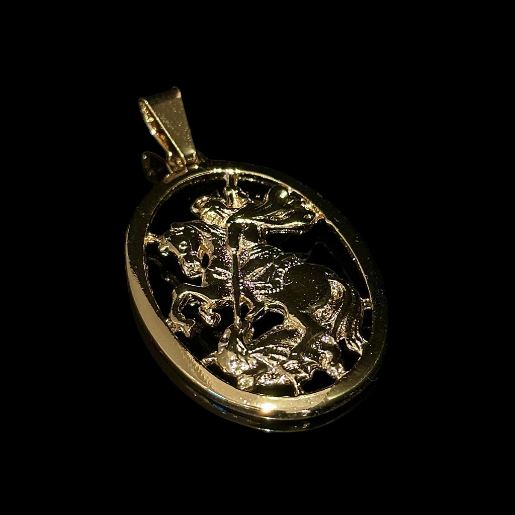 PINGENTE SÃO JORGE VAZADO - BANHADO A OURO 18K - Imagem 2