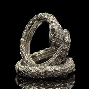 ANEL SERPENTE CRAVEJADO - BANHADO A OURO BRANCO