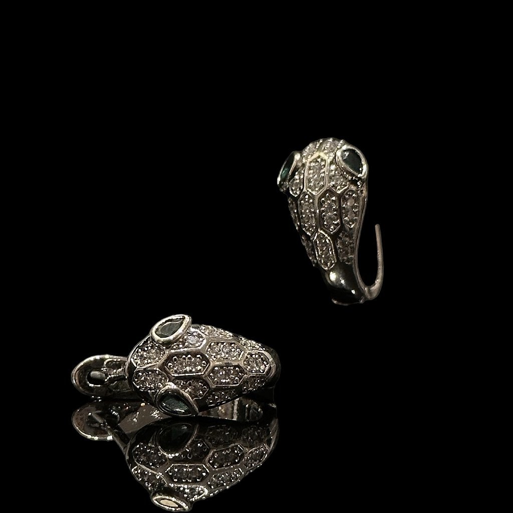 BRINCO SERPENTE - CRAVEJADO - BANHADO A OURO BRANCO